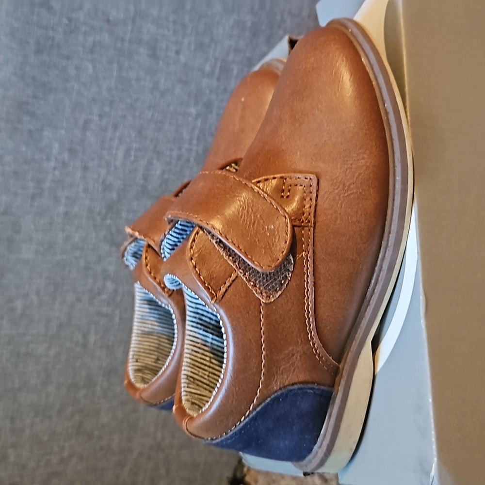 Dress shoes